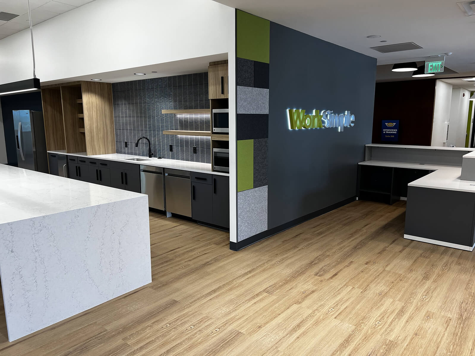 Work simple front desk 3